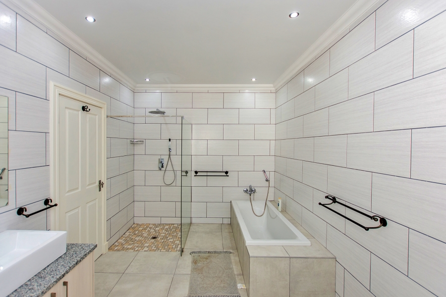 3 Bedroom Property for Sale in Sandy Point Western Cape